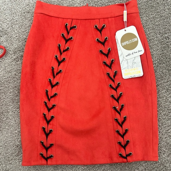 Oh Polly NEW All Eyelets On You Suede Contrast Mini Skirt and Top in Red - Picture 4 of 9